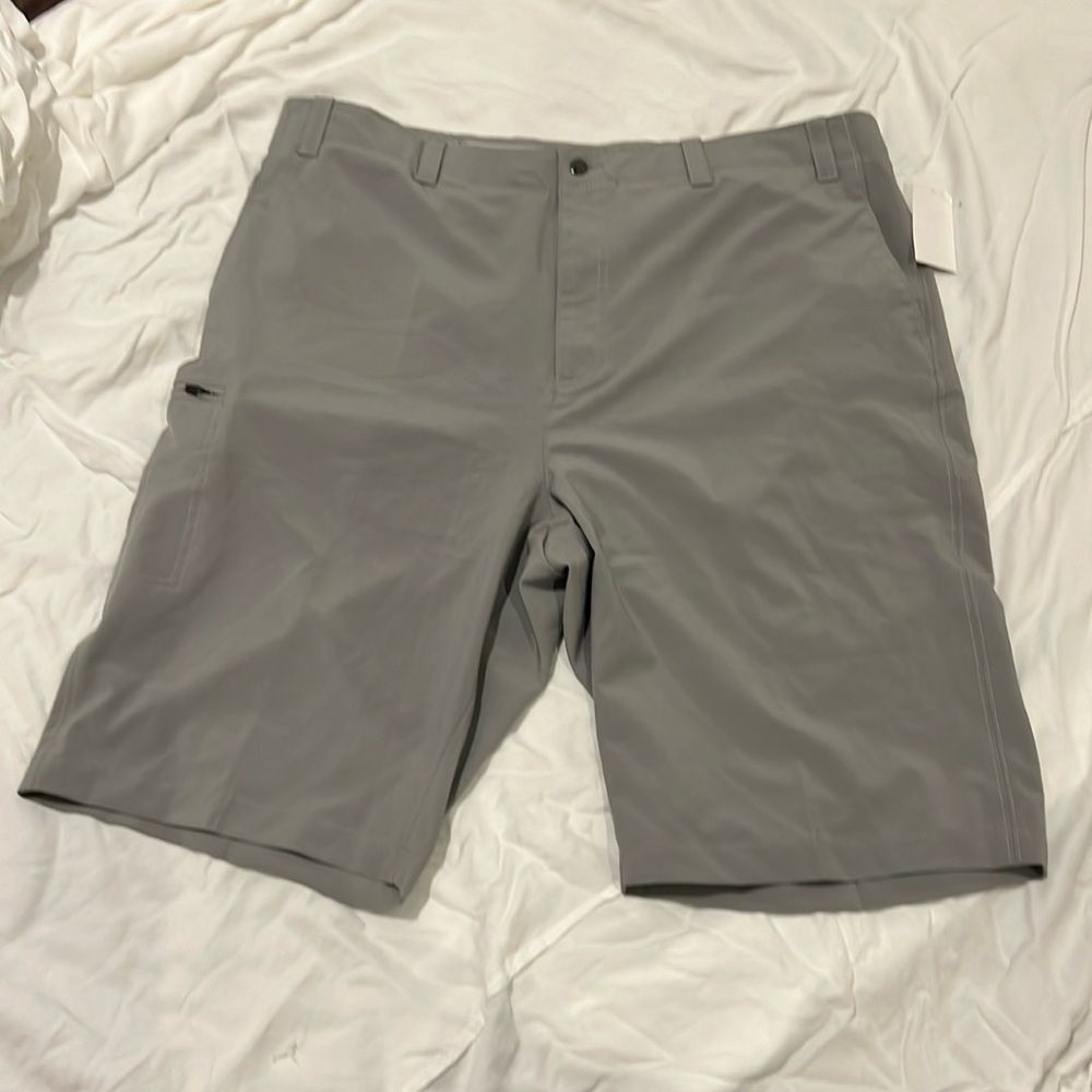 Callaway Men's Hybrid Grey Short NWT Size 40T